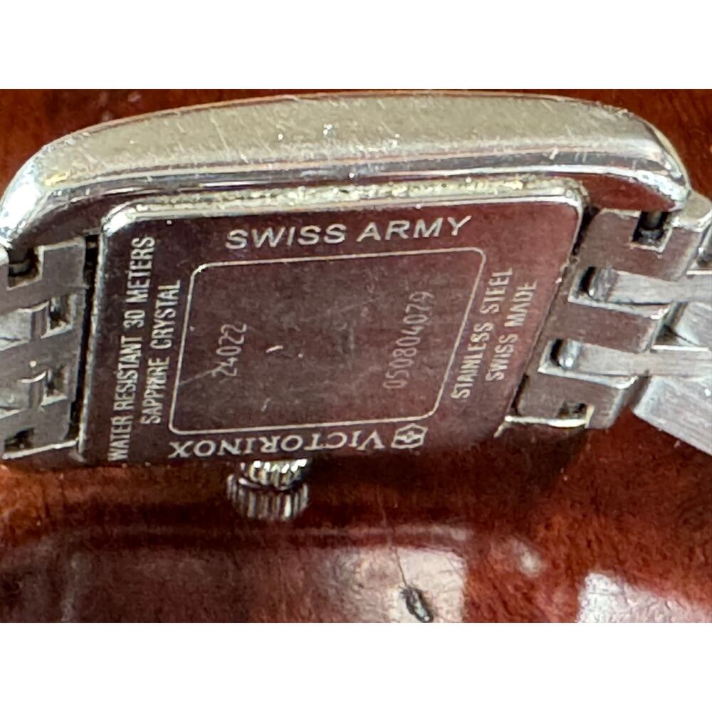 Victorinox Swiss Army Alliance 24022 Rectangle Watch Working (Retail $500) - Picture 4 of 10